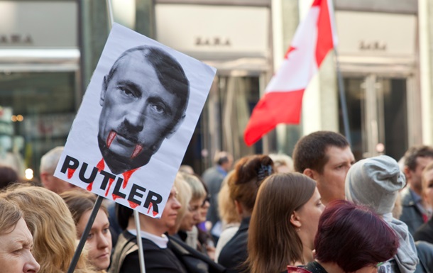 В Росії заборонили меми з Путіним в образі Гітлера