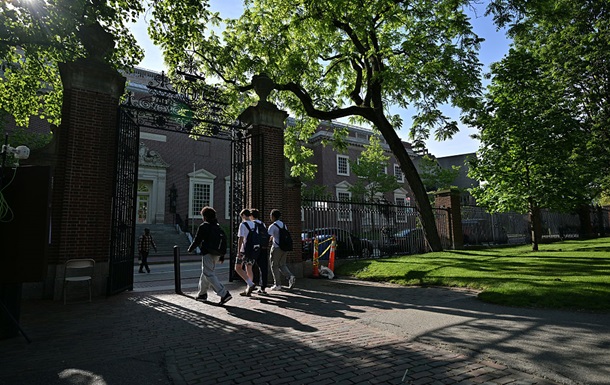 Суд скасував заборону Трампа на прийом іноземців у Гарвард