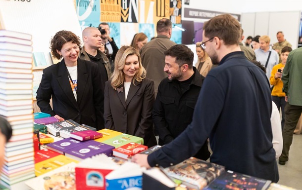 Зеленский выбрал  Убить тирана  на Книжном Арсенале в Киеве