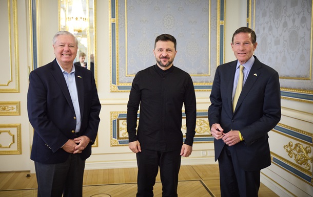 Зеленский встретился с двумя сенаторами США