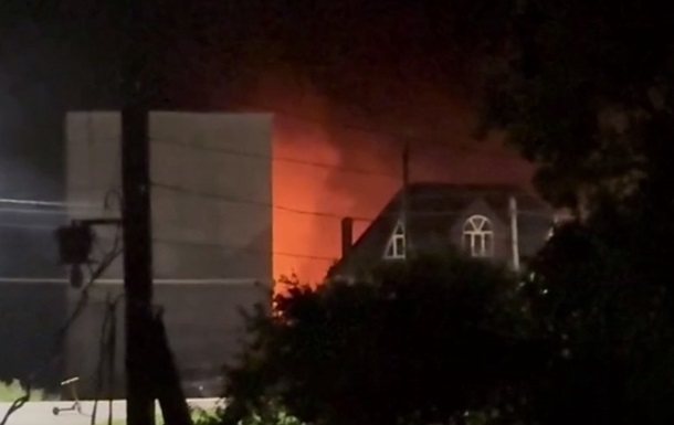 В Рильську дрон вдарив по готелю з російськими військовими