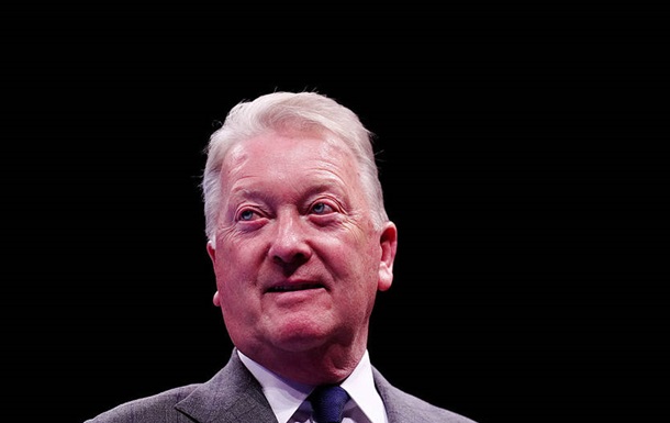 Френк Воррен назвав імена двох найкращих боксерів сучасності