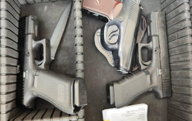 На Книжном арсенале изъяли оружие и боеприпасы