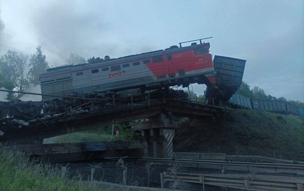 В России обрушился еще один мост