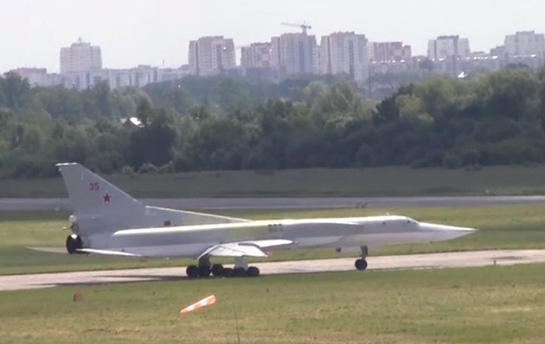 Понад 40 літаків уражено на чотирьох аеродромах РФ - журналіст