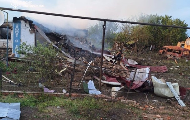 Росіяни вдарили по селу на Запоріжжі: загинули троє жінок