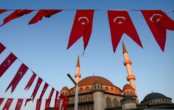 Российская делегация прибыла в Стамбул для переговоров с Украиной