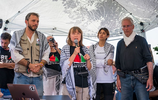 Грета Тунберг отправилась в Газу на парусной лодке с гуманитарной помощью