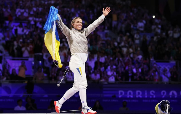 Харлан повернулася до тренувань: відео