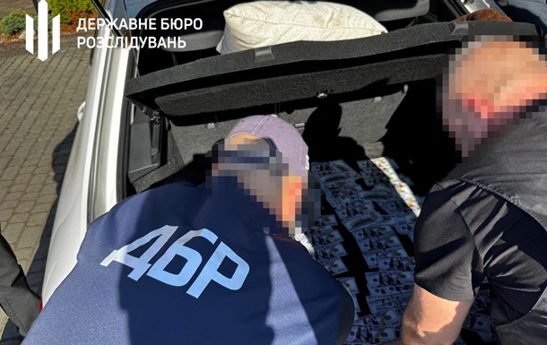 В Ровенской области чиновник требовал взятки с правоохранителей