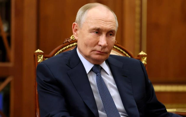 У Росії почали продавати свічки  з запахом Путіна 