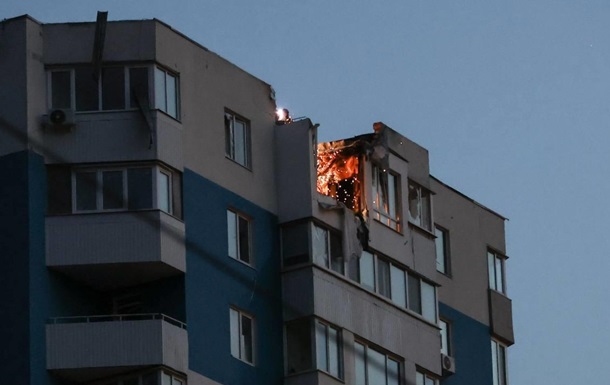 Появились фото последствий атаки на Харьков