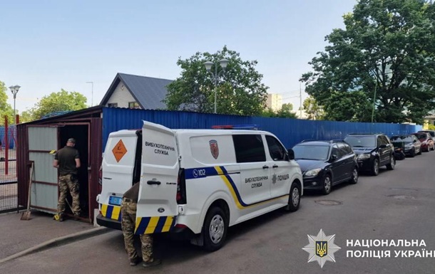 В Киеве взорвался мусорный бак, есть пострадавшие