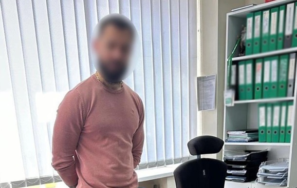 В Киеве сотрудник МВД торговал  красивыми  автомобильными номерами