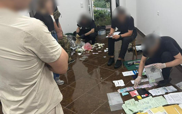 В Кировоградской области изготавливали поддельные документы