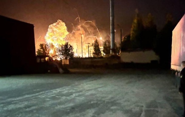 Российские паблики сообщают о взрывах в районе аэропорта Брянщины