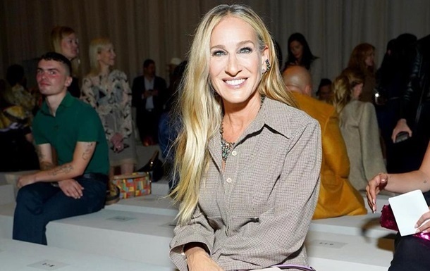 Сара Джессіка Паркер пояснила, чому з’явилася з мемуарами Навального