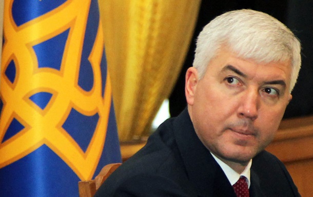 Ексміністрів оборони України підозрюють у зраді