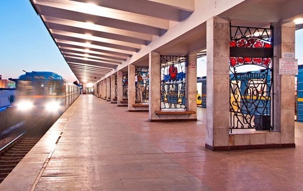 У Києві завчасно відновили рух  червоною  гілкою метро