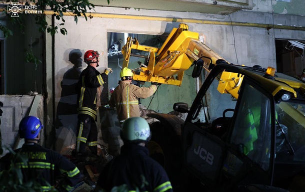 В Луцке завершены спасательные работы: двое погибших, 30 раненых