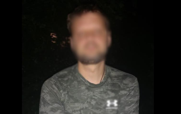 В Киеве задержали мужчину, который ограбил военнослужащего