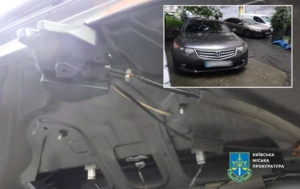 У центрі Києва з авто викрали 15 млн гривень