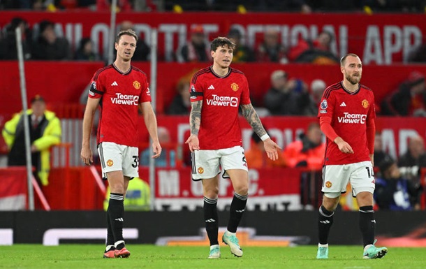 Три игрока-ветерана Манчестер Юнайтед покинули клуб
