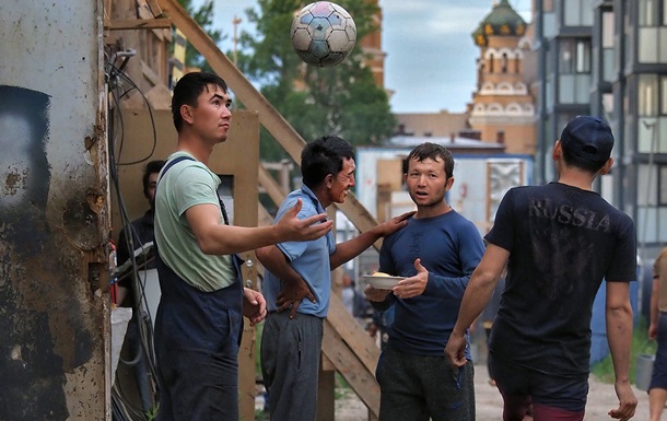 Узбекистан обвинил Россию в нарушении прав мигрантов