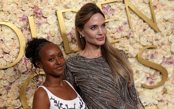 Дочку Анджеліни Джолі та Бреда Пітта підозрюють у заручинах