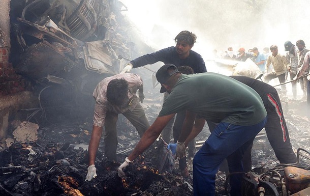 Авиакатастрофа в Индии: стало известно, были ли украинцы на борту самолета