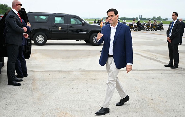 Скандал с поздравлением. США и День России