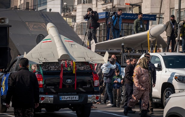 Иран запустил по Израилю более сотни беспилотников