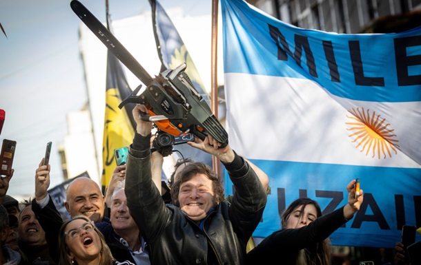 Ефект бензопили Мілея: інфляція в Аргентині впала нижче 2%