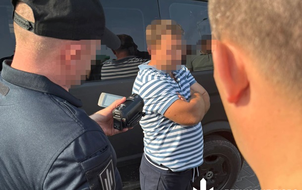 Депутат помогал  списывать  уклонистов с военного учета