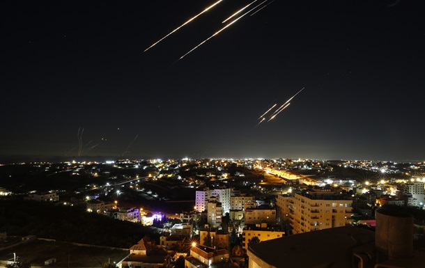 Иран и Израиль обмениваются авиаударами