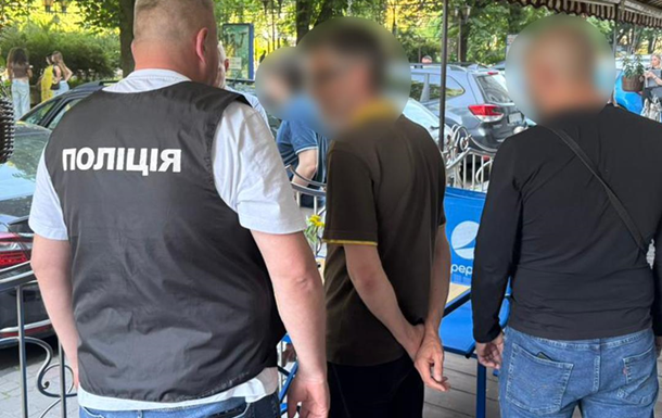 У шести регіонах викрили схеми для ухилянтів: ціна послуги сягала $25 тис.