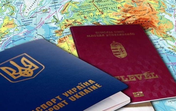 Не всем. В Украине разрешено двойное гражданство