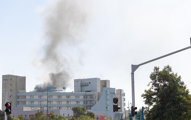 Иран атаковал Израиль десятками ракет, повреждена больница