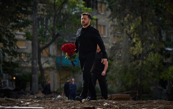 Атака на Київ: Зеленський вшанував пам ять жертв