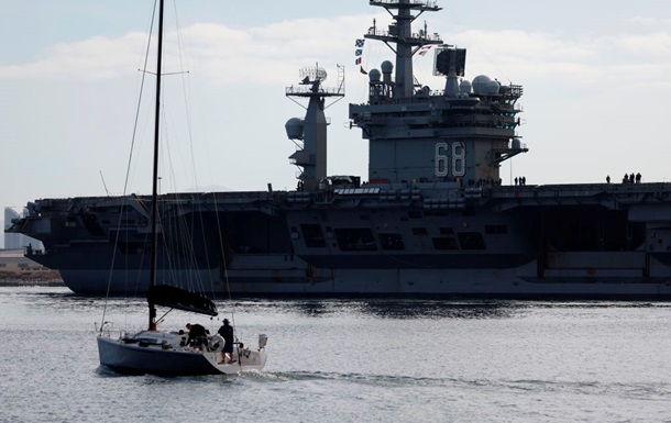 Літаки та есмінці. США готуються воювати з Іраном