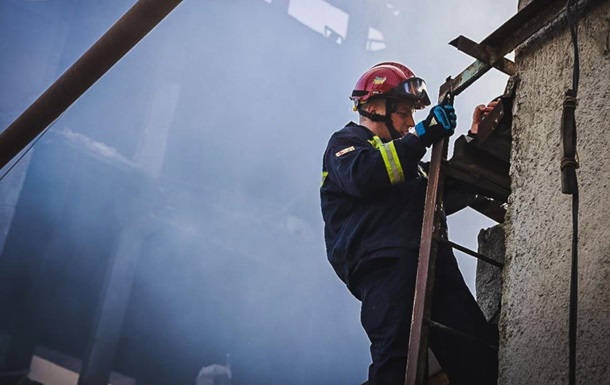 В Харкові ліквідовано пожежу на підприємстві після обстрілу 7 червня