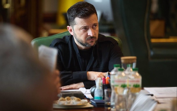 Зеленский дал поручение по санкциям против России