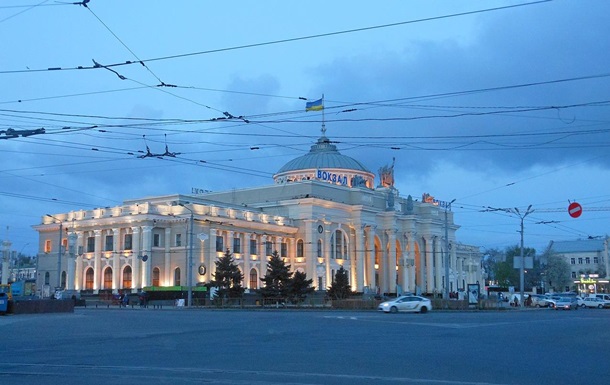Росіяни пошкодили інфраструктуру вокзалу в Одесі 