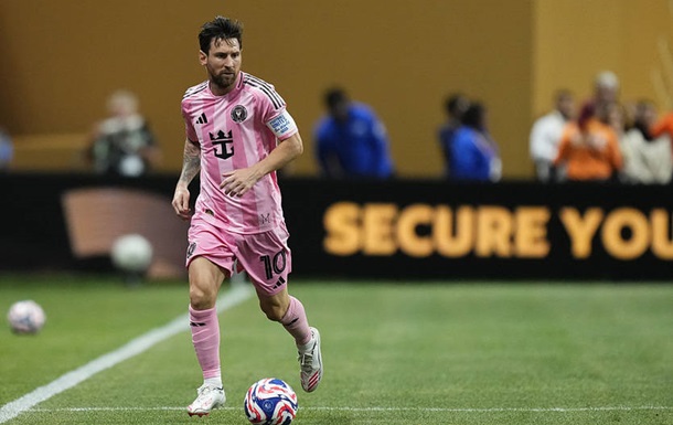 Месси - о Роналду: Мы не друзья, но уважаем друг друга