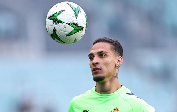 Аби піти з МЮ, гравець зі  списку Аморіма  готовий на зменшення зарплати