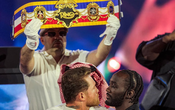 Знаковый бой: Альварес и Кроуфорд будут драться за рекордный пояс