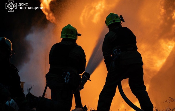 Кременчуг подвергся мощной атаке, есть попадания