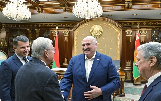 Келлог зустрівся з Лукашенком у Мінську