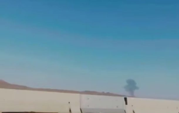 Над ядерным объектом в Иране поднимается столб дыма