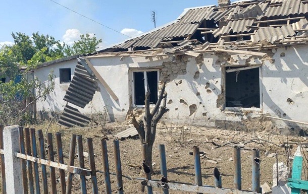 Армія РФ вдарили по житловому кварталі Херсона